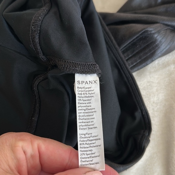 SPANX Shiny Black Leggings - Picture 8 of 10